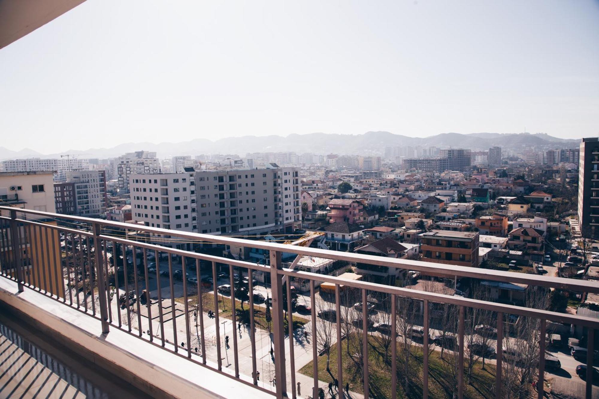 Park View Apartment Tirana Exteriör bild